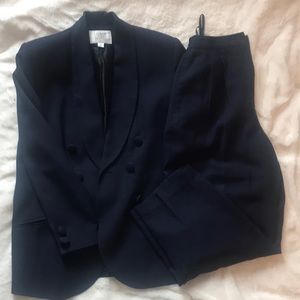 navy pant suit! so cute